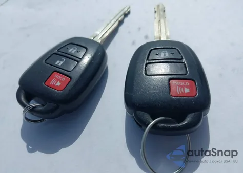 2013 Toyota Rav4 Xle z USA, uszkodzony, nr VIN JTMWFREV2D5011057